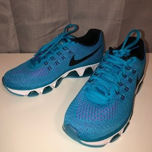Nike Tailwind 8